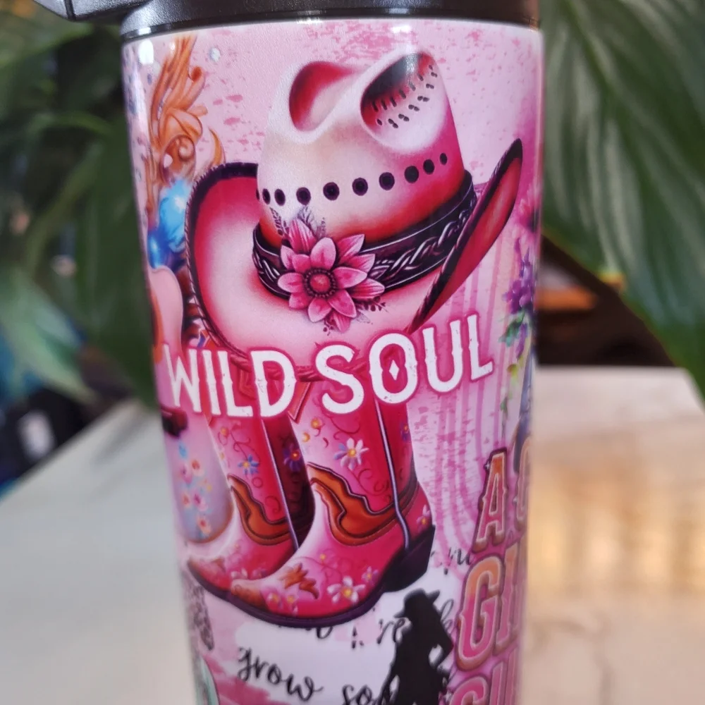 A COUNTRY GIRL CAN SURVIVE 20oz Tumbler with duo lids 🎉sale